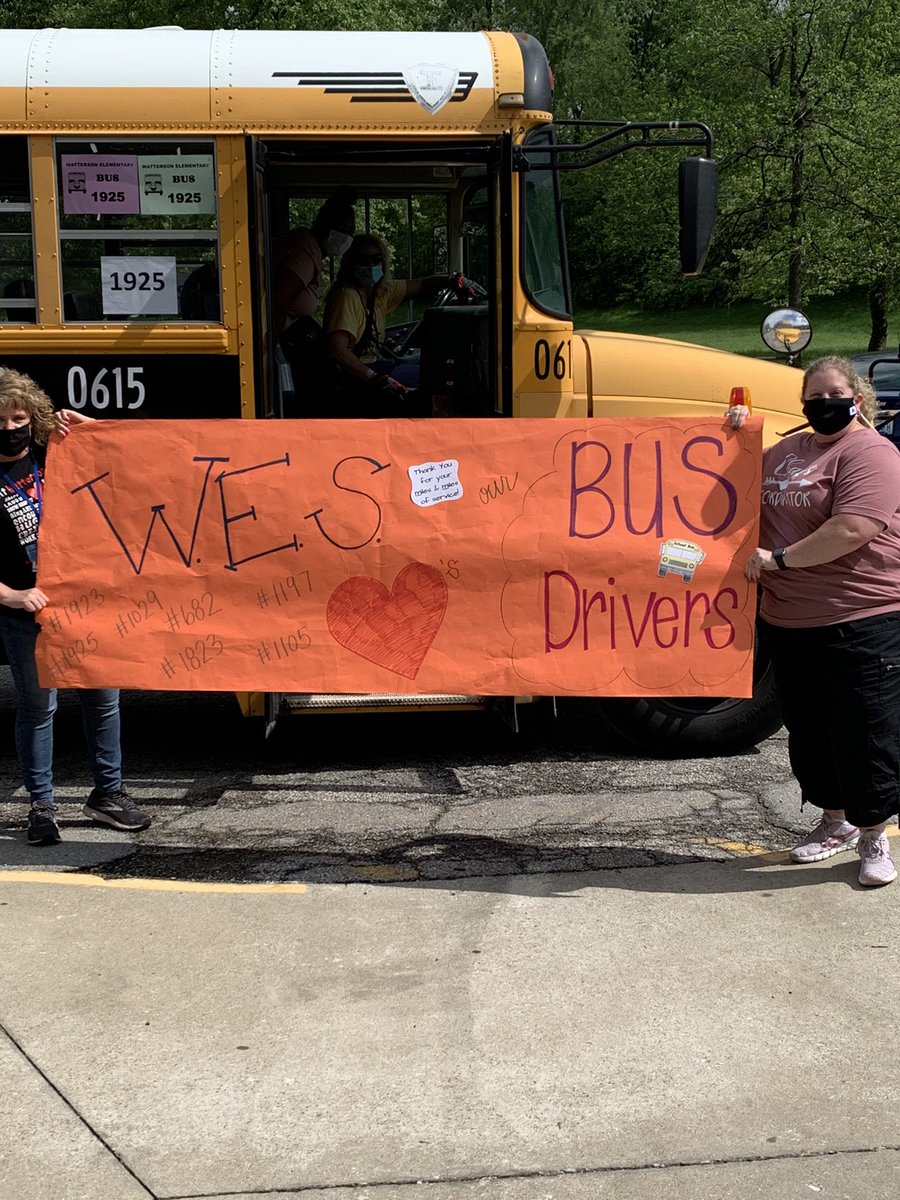 EducatorHill's tweet photo. .@watterson_elem is very appreciative of our bus drivers. Thank you for ensuring our students arrive and dismiss safely. @Sheri_show @rkeiber3 https://t.co/Ez6ssxvgia