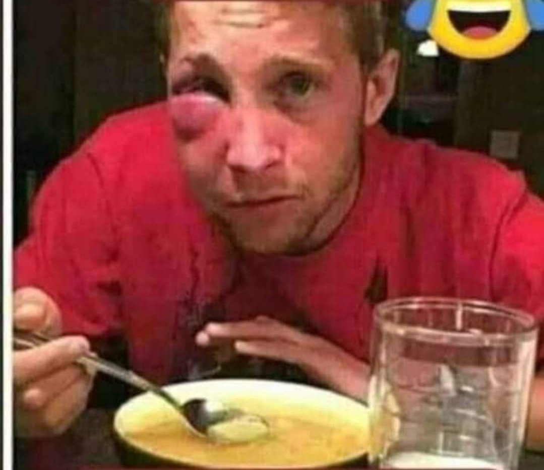 Вчера сказал любимой что торт невкусный картинка. Нет он не вкусный. Мужчина аппетитно ест. Нет он не вкусный. Че нибудь вкусненькое.