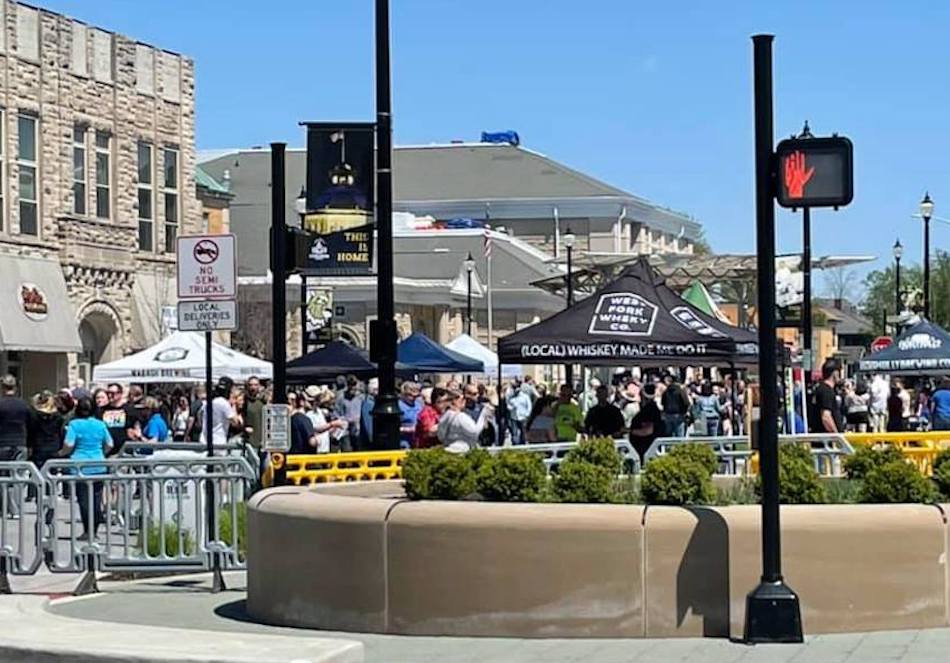 IndianaOnTap's tweet photo. Thanks to everyone who came out to enjoy, work, or volunteer at the Savor Lebanon Craft Beer, Wine &amp; Spirits Festival on May 1. The new date and courthouse square location resulted in a record crowd of just under 1000 and a great time for everyone.  Can't wait for next year! https://t.co/AY2pW61mt5