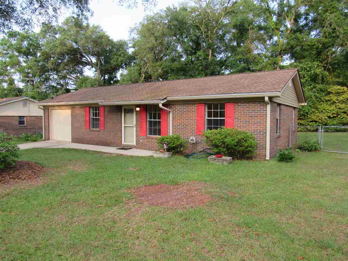 CBHartung's tweet image. Do you know someone looking for a great #property in #Tallahassee?   #realestate tour.corelistingmachine.com/home/7V4277