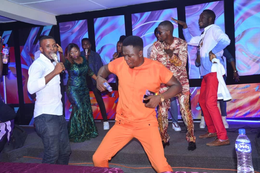 lizzy_folorunso's tweet photo. Name 4 peeps here ,if you know their handlesπππ
The way I'm laughing here πππ€£
#addictedTheAlbum
@AkureHowFar @TheBabaTee @EvelynTabitha1 @the_osmass @MrLummie @iam_moyosawyer @hadassahdebby @1201Agency @Olorifadeke https://t.co/7cNgbEd3kr