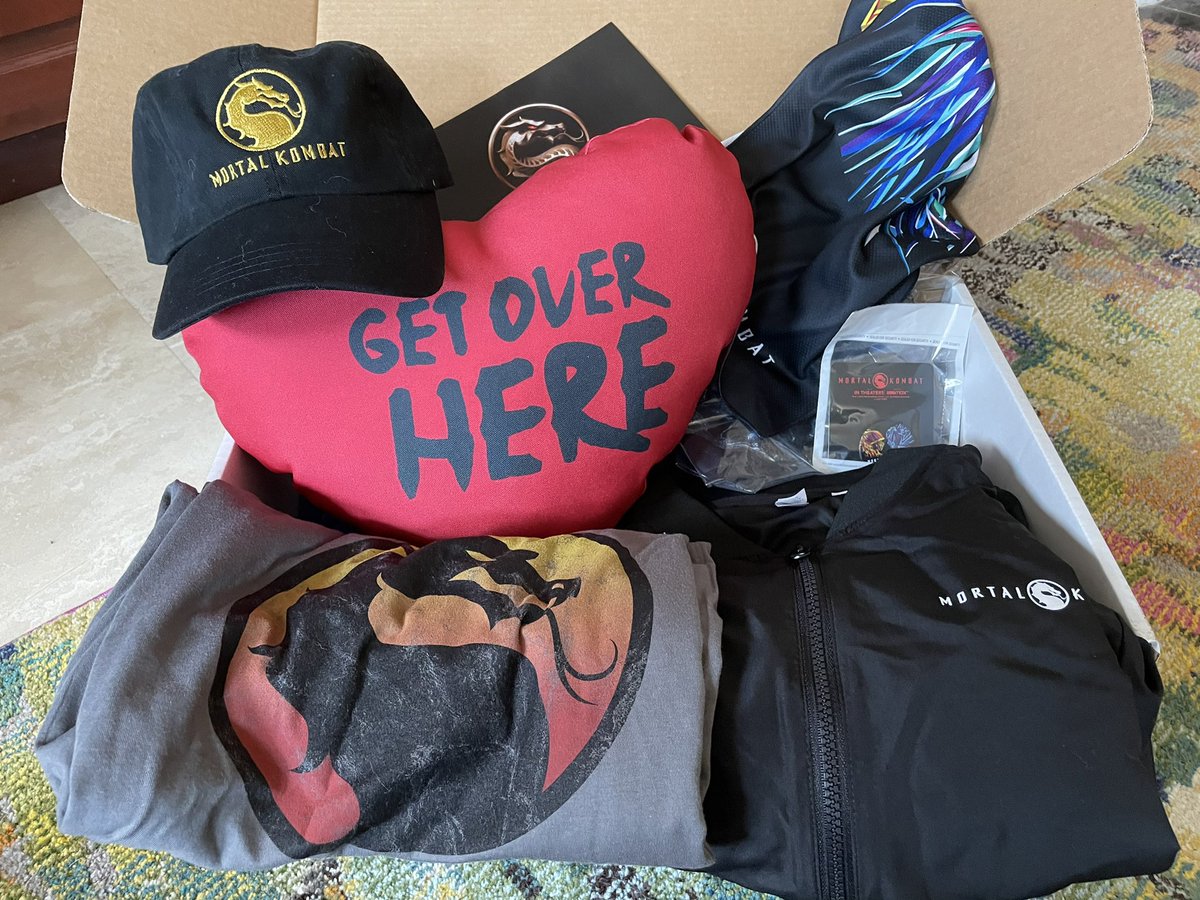 MnikaLee's tweet photo. Okay so I actually really enjoyed #MortalKombatMovie! Hiroyuki Sanada was dope AF and it was genuinely fun. And I got this sweet swag box too! Will be doing a giveaway for stream subs soon, so keep an eye out! 😬😬 https://t.co/dSXijGikvY