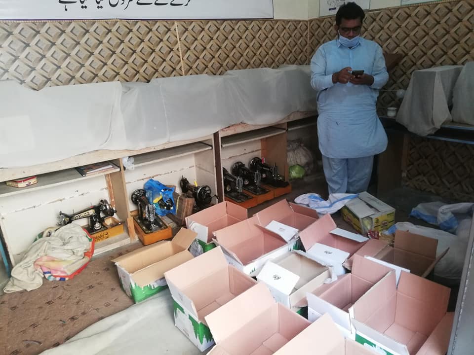 pspws_official's tweet photo. #Ramadan2021 Ramadan Gift (Food packs) distribution in @PakPersons by PSPWS team with participation and generous support of RS Foundation. #donate #support
#pspws #donatetopspws #roshansamaajikhidmat #food #PledgeForKindness #foodpackaging #disabilityinclusion #USAHNationals https://t.co/bsOVXn5Z1s
