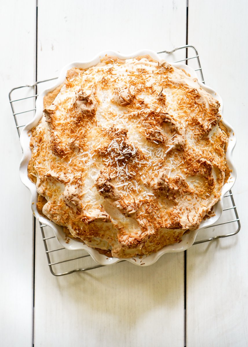 SimplySweet_705's tweet photo. Coconut Cream Pie! This recipe is a classic – a buttery flaky pie crust, a creamy, coconut-ty filling and a light, airy meringue topping, piled high! 
#RecipeOfTheDay 
https://t.co/3263FgKUjE https://t.co/N2Or8TfIW1