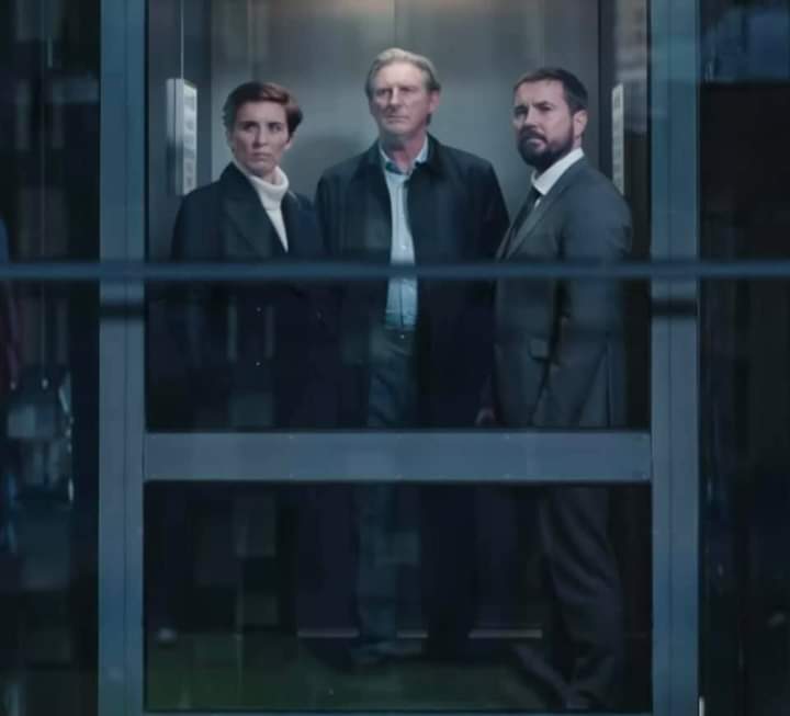 Sausages68's tweet photo. @martin_compston in lift with all of u was it deliberate that the Elevator lift spelled out H
#LineOfDuty #LineOfDutyFinal https://t.co/qPFnFSL8zx