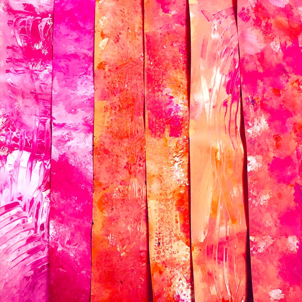 JAV_ARTISTS's tweet image. You see, the problem with this pretty paper that my artists create is that I want to save it and love it forever. 😍 #misdproud @paintedpaperart @JAVitovsky_Elem