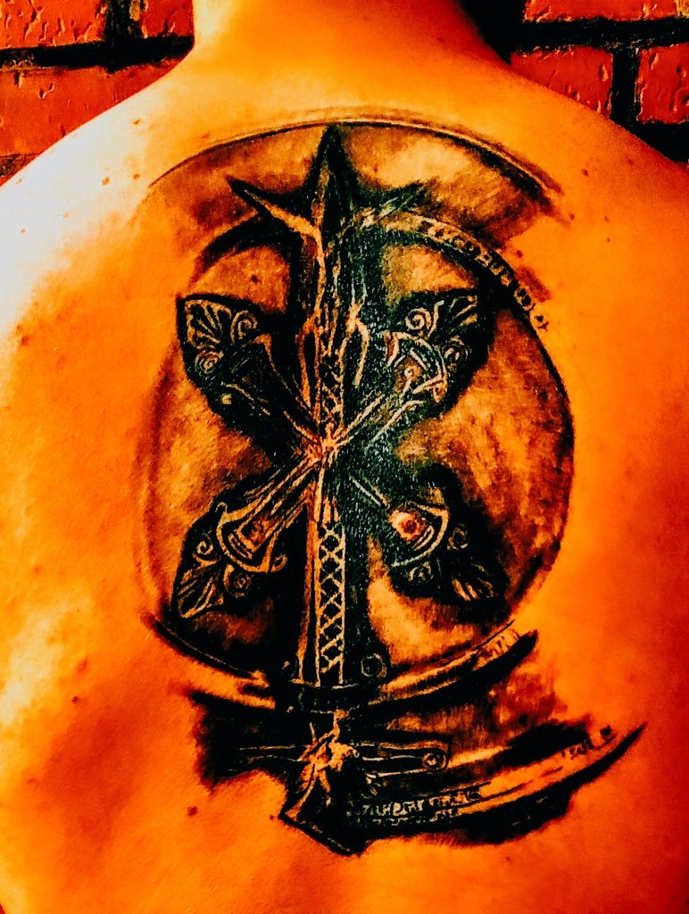 bitonthecode's tweet image. 数年後、私はついに私の #RoodInverse タトゥーを手に入れました。 #VagrantStory に関わったすべてのチームに感謝します。 このような素晴らしいゲームをありがとうございました。
@minagaw @keziahjp @YasumiMatsuno @SquareEnix @DailyVagrant