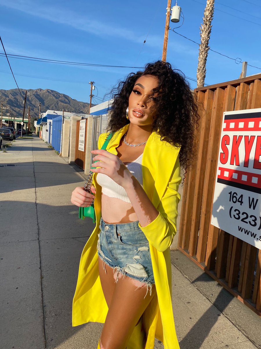 winnieharlow's tweet photo. Oh okay ✅ https://t.co/QzHh1hUMJc