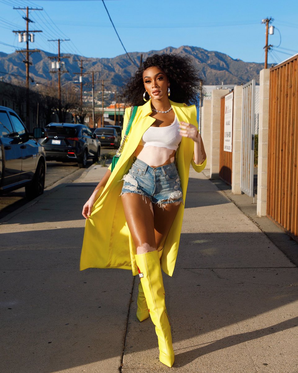 winnieharlow's tweet photo. Oh okay ✅ https://t.co/QzHh1hUMJc
