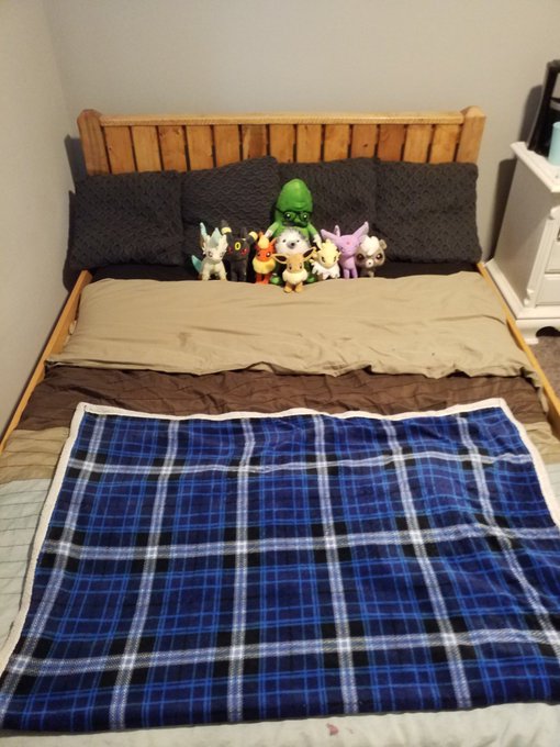 Sorry about missing the session last night. On the bright side the extra sleep let me finally get my<a href="/tag/camgirl"class="tags"><span>#camgirl</span></a><a href="/tag/chaturbate"class="tags"><span>#chaturbate</span></a>