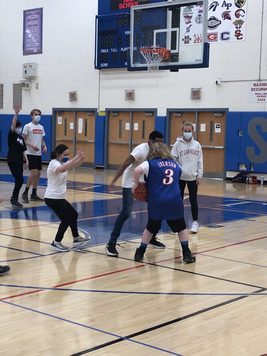 unifiedsaratoga's tweet image. We’re back!! 😏🏀💙⚡️🤘🏽