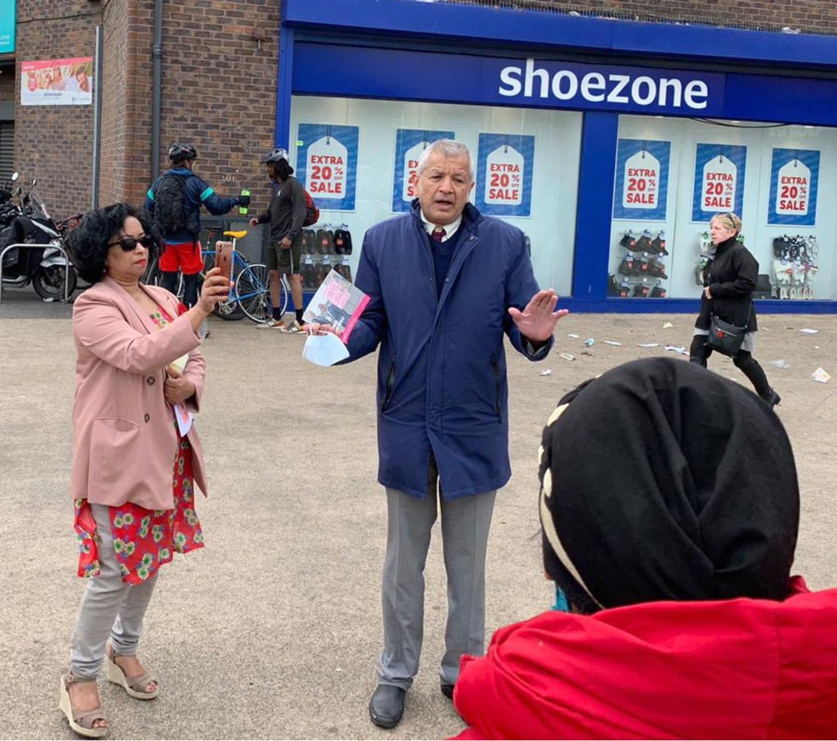 ChowdhuryAyesha's tweet photo. Despite the cold weather and heavy wind, I am impressed with the turnout. Canvassing in #Beckton, @easthamlabour @BecktonLabour @unmeshdesai 

#labourdoorstep https://t.co/qkYNJTitqg