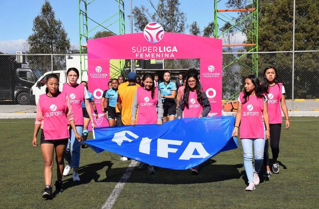 🔴🔴INICIA LA SÚPERLIGA FEMENINA

💡#Fecha1 - #Fase1
⚽️ #ElNacional 🆚 #QuitoFC
📆 Jueves, 6/Mayo/2021 ⏰11:00
🏟 #ComplejoTumbaco - Quito

📲SUMATE Y APOYA bit.ly/TckCDEN

🎟GenSur y Prefe $3
🎫 Trib $5 Palco $7 
🙏 #PonteLaRoja

🔁COMPARTE🔻