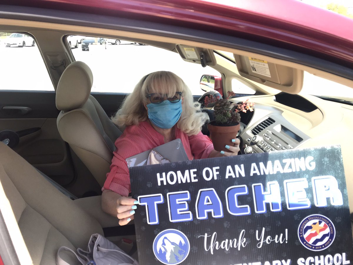 cuevas_Daniel06's tweet photo. Celebrating #TeacherAppreciationWeek for all of the amazing and hardworking teachers at Trapp Elementary. You are all the best! https://t.co/Xps1mjr9XV