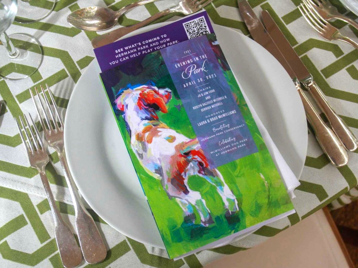 DPWPR's tweet image. Dancie and Jim Ware, pictured here at #HermannParkConservancy's #EveninginthePark.  The Ware family has enjoyed @HermannPark for several generations and is thrilled to support the #annualgardenparty. 📸 @houstonchron
#hermannparkdogpark #LauraandBradMcWilliamsDogPark #houstonpets