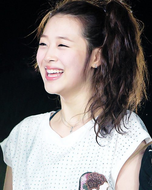 sulli pics tweet media