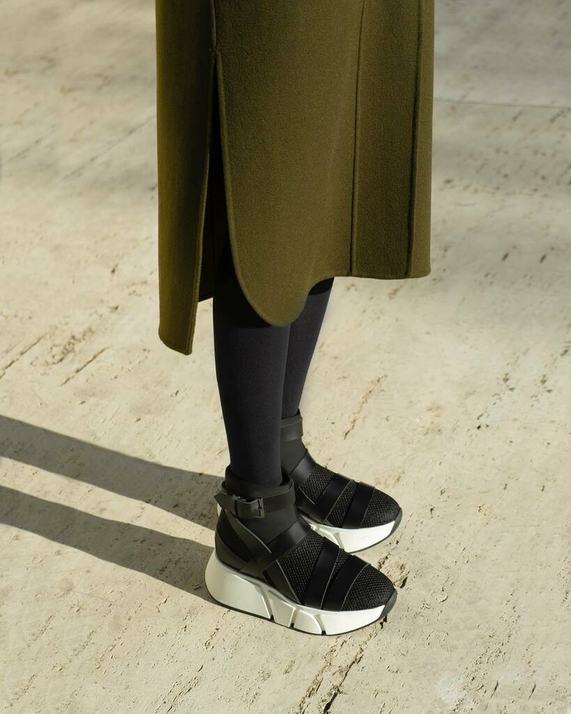 thecutproject's tweet photo. “Pour être irremplaçable, il faut être différente”.
®️PILGRIM ONYX®️
https://t.co/nVbmHGlLdf
.
#exclusivefootwear #sustainablefashion #ethicalbrand #thecutproject #sneakers #womenstyle #womensneakers #womenshoes #luxuryshoes #womenfashion #shoesaddict … https://t.co/OydZRR0xlO https://t.co/pKsav8hhQU