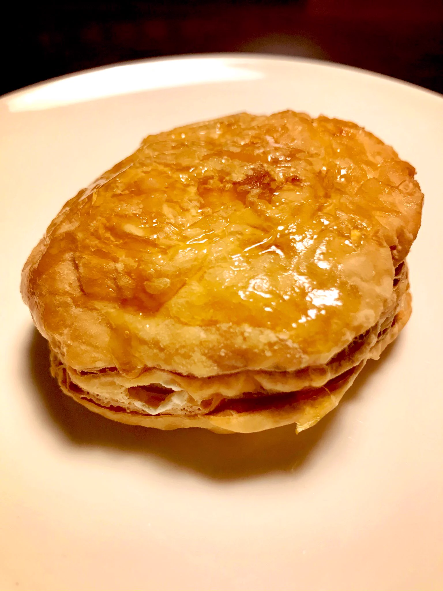 パイ生地さくさく、りんごはジューシー、中のアイスはひんやり甘さが控えめでおいしかった🤤  