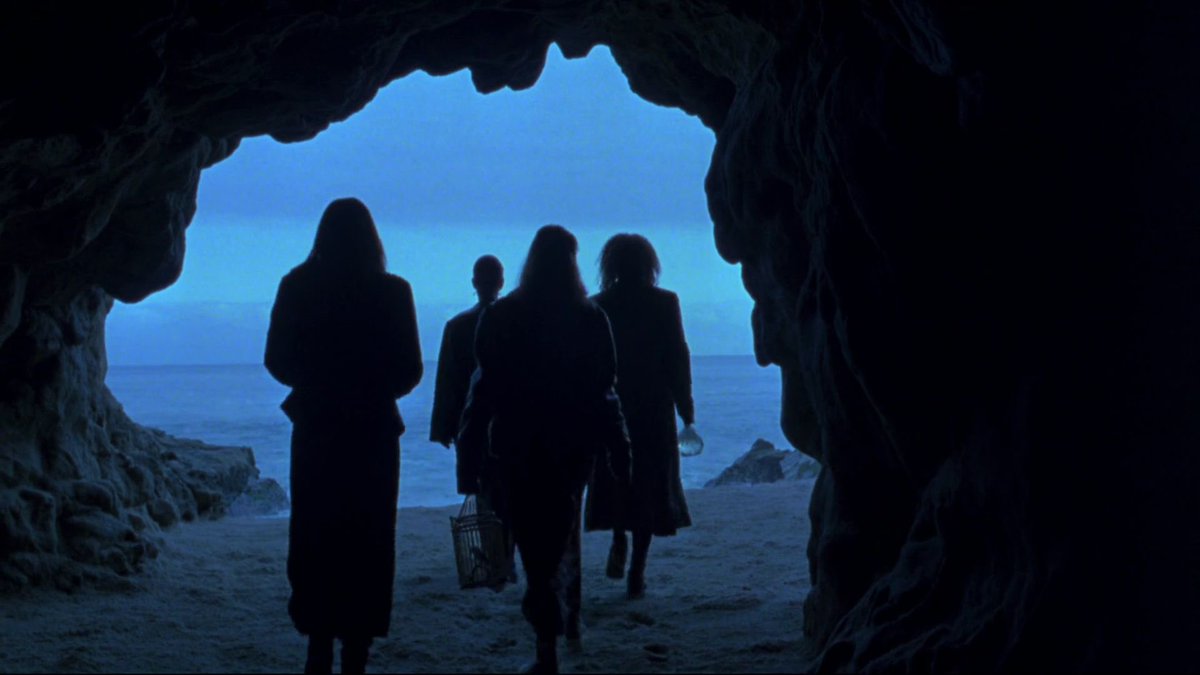 mxvies's tweet image. the craft (1996) turns 25 years old today