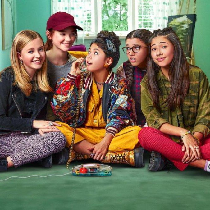 드라마 베이비시터 클럽에서 이 전화기가 재밌는 아이템으로 등장하는데. 80년대 원작에서는 “방에 전화기가 있을 정도로 쿨한” 아이템이었는데...