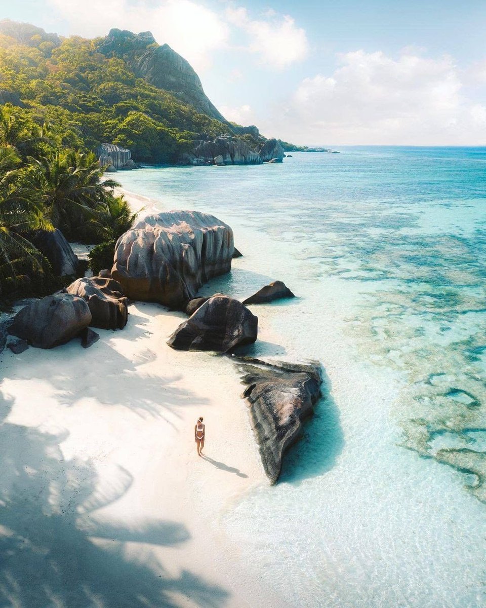 earth's tweet photo. Getaway in the Seychelles 🌴 https://t.co/9fOERlM6sZ