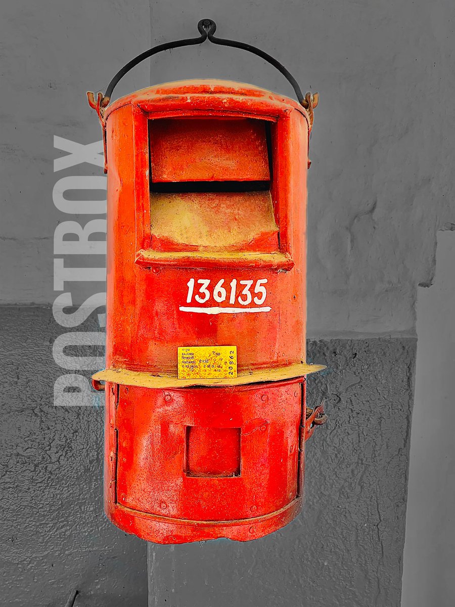 Dear Postbox : Don’t be sad, I’m empty too 
•
•
#vintagestyle #postbox #indianrailways #northrailway #haryana #kurukshetra #dheerpur #railwaystation #blackandwhite #doubbleexposure #indiaphotography #colourofindia