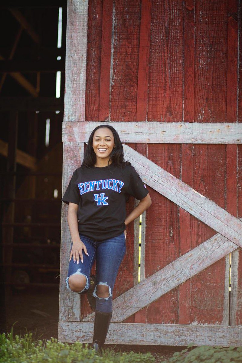 CagneyElayna's tweet photo. Y’all... the kid is graduating.. I’m so proud... the best part of my graduate experience was being a mentor to so many students.. being the only one has some perks... 👏🏿👏🏿 celebrating their successes is the ultimate perk 😁💪🏿 #blackinstem #itsgraduationseason https://t.co/XkEsXdcSCh