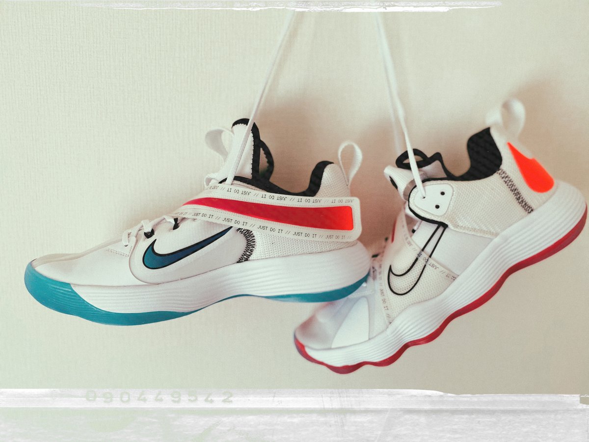 Nike React HyperSetバレーボールシューズ スニーカー 靴 メンズ 数量限定半額セール