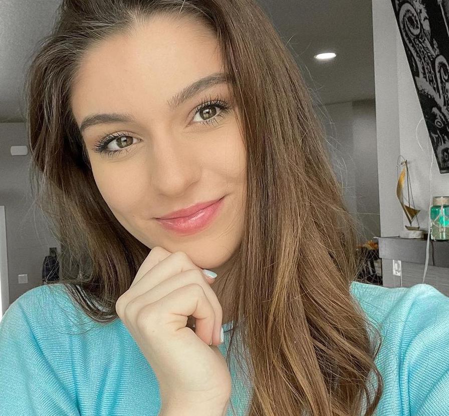 Sarah33909's tweet image. Great stories never die.