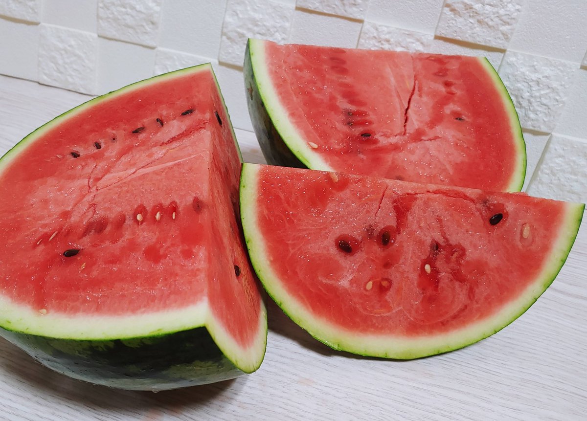 에구구 마트에 수박 쫙 깔리기 시작하네요~🍉
작년에 내인생 최애수박 먹어보고 마트서 당쵀 믿고 살수가 없어서 지금 스테비아 수박 나올때까징 기달리고 있어여. 아직 판매시작도 안했는뎀...난리났네요. 판매개시찜 눌러여~🍉
wadiz.kr/web/wcomingsoo…
