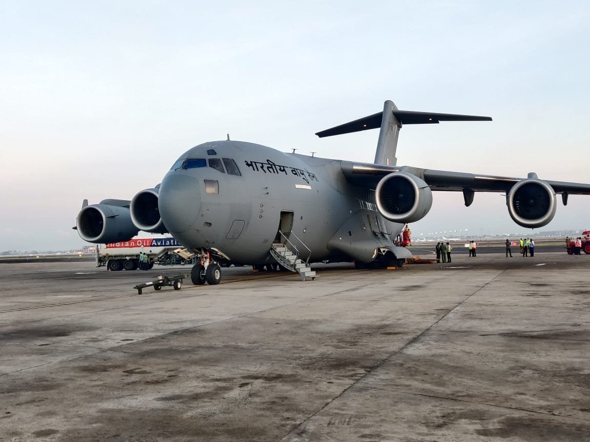 ndtv's tweet photo. An Indian Air Force aircraft reached Chennai, Tamil Nadu early morning today with 450 #oxygen cylinders each of capacity 46.6 litre from the United Kingdom

(ANI) https://t.co/KjysG8nChz