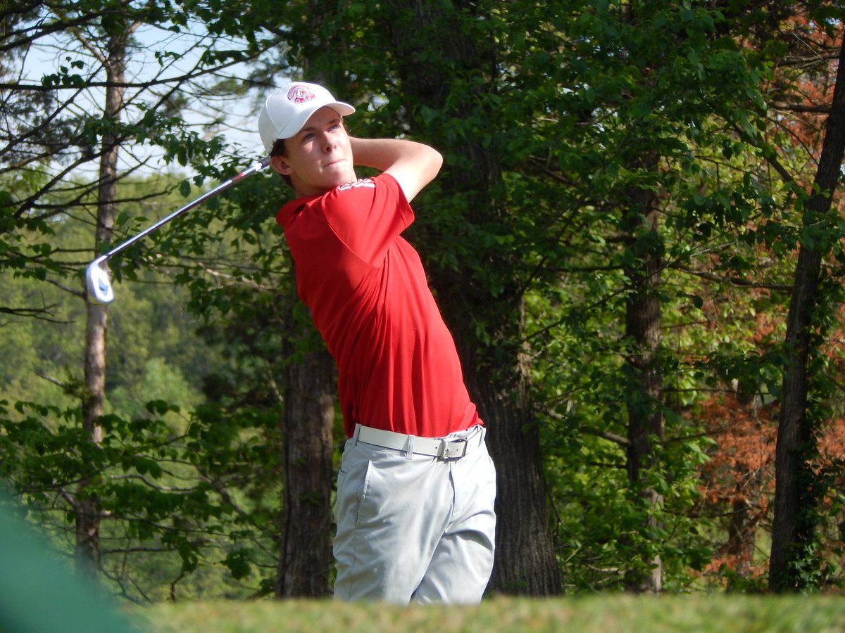Congrats to Max Bowman on winning the 2021 Ozark Conf. Title with an even-par 72! <a href="/Glendale_Golf/">Glendale Falcon Golf</a> placed second as a team with a 332 score. Photos from the tourney: glendalegolf.weebly.com/may-3rd-ozark-…