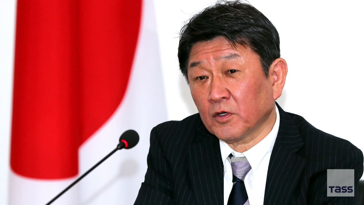 мид японии хаяси. глава мид ёсимаса хаяси. министр иностранных дел японии. представитель мид японии. глава мид японии.