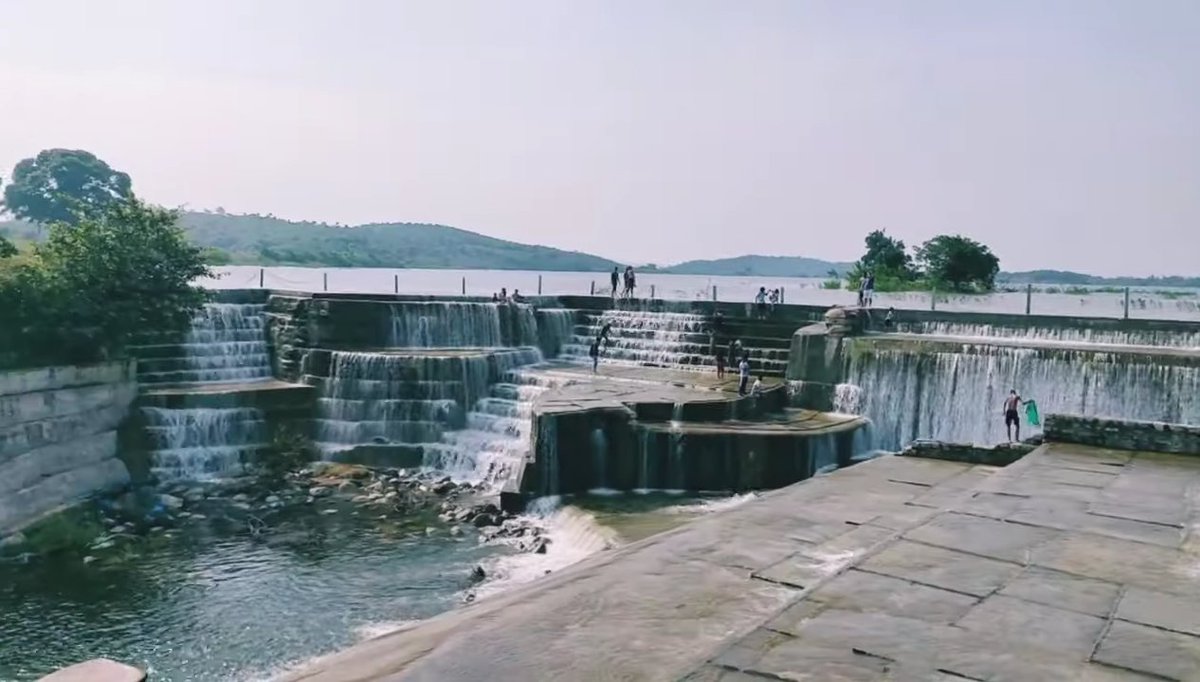 mtawalk's tweet photo. Samudra lingapur waterfall #mtawalk #travel #adventures #India https://t.co/kjTI5rxrdf
