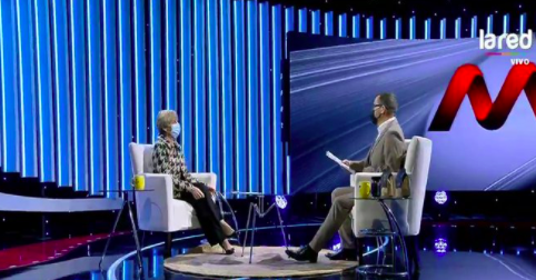 Oye pero que buen debate que se está dando en <a href="/mentiraslared/">mentiraslared</a> por el Municipio de #Providencia entre #EvelynMV Matthei y @veropardo_provi oh wait.. ¿Dónde está la Vero? Por qué no la invitaron a debatir? ¿Por qué <a href="/evelynmatthei/">Evelyn Matthei</a> no quiere debatir? #MejorProvidencia #ChaoMatthei