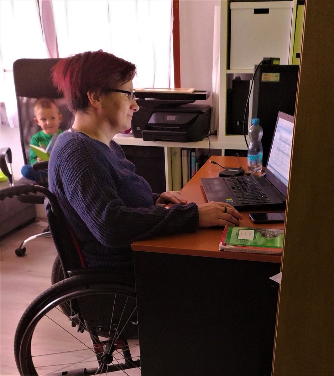 GetBizDone's tweet image. Zaměstnávání lidí ze skupin, které potřebují specifické podmínky pro svou práci je naší prioritou. Být na vozíku, starat se o rodinu a ještě se věnovat práci, není jednoduché, ale jde to, naše Míša je důkazem ;-)