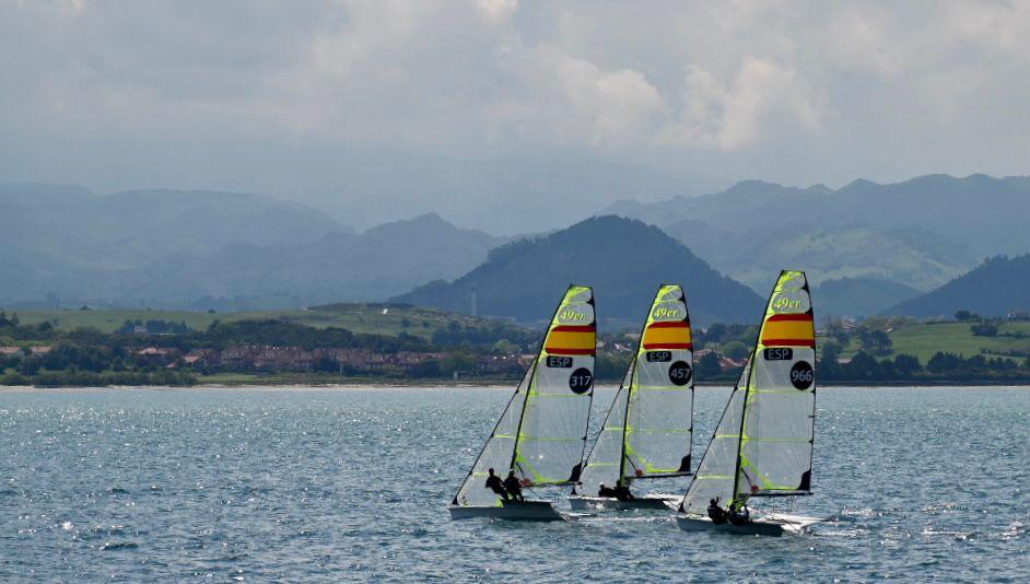 🔝 Las mejores tripulaciones del mundo <a href="/49erSailing/">49er / 49erFX Class Association</a> y <a href="/nacra17class/">Nacra17class</a> a partir de hoy en el #Santander Test Event - Trofeo <a href="/port_santander/">Puerto de Santander</a> organiza <a href="/RegatasRCMS/">RCMS</a>

Info 👉 bit.ly/3xJE2pX
Inscritos 👉 bit.ly/3egJwB6

📸 Jesús Lastra / RCMS