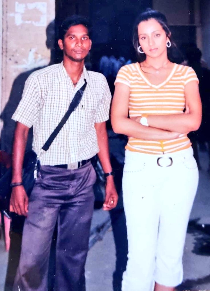 E0h66iAVIAg0zHr?format=jpg&name=medium