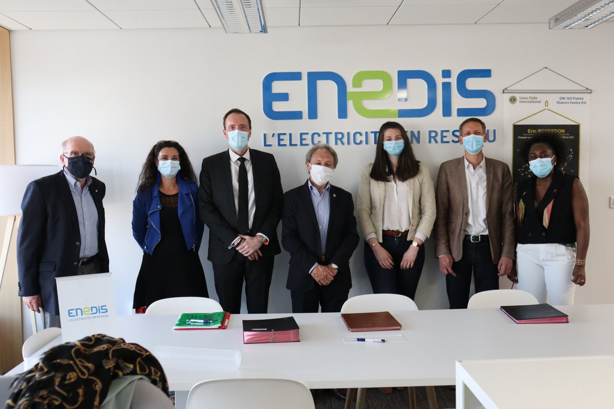 Nouveau partenariat avec EpiCampus et le <a href="/LionsClub/">Rugby Rokeby Lions Club</a> en #Bourgogne 🤝

Dans le but d'aider la collecte de repas chauds pour les étudiants en difficulté, @enedis_bourg a apporté son soutien à <a href="/EpiCampus/">Épi’Campus</a> en leur offrant un kangoo électrique 🔌

#ServicePublic #Solidarite #Partage