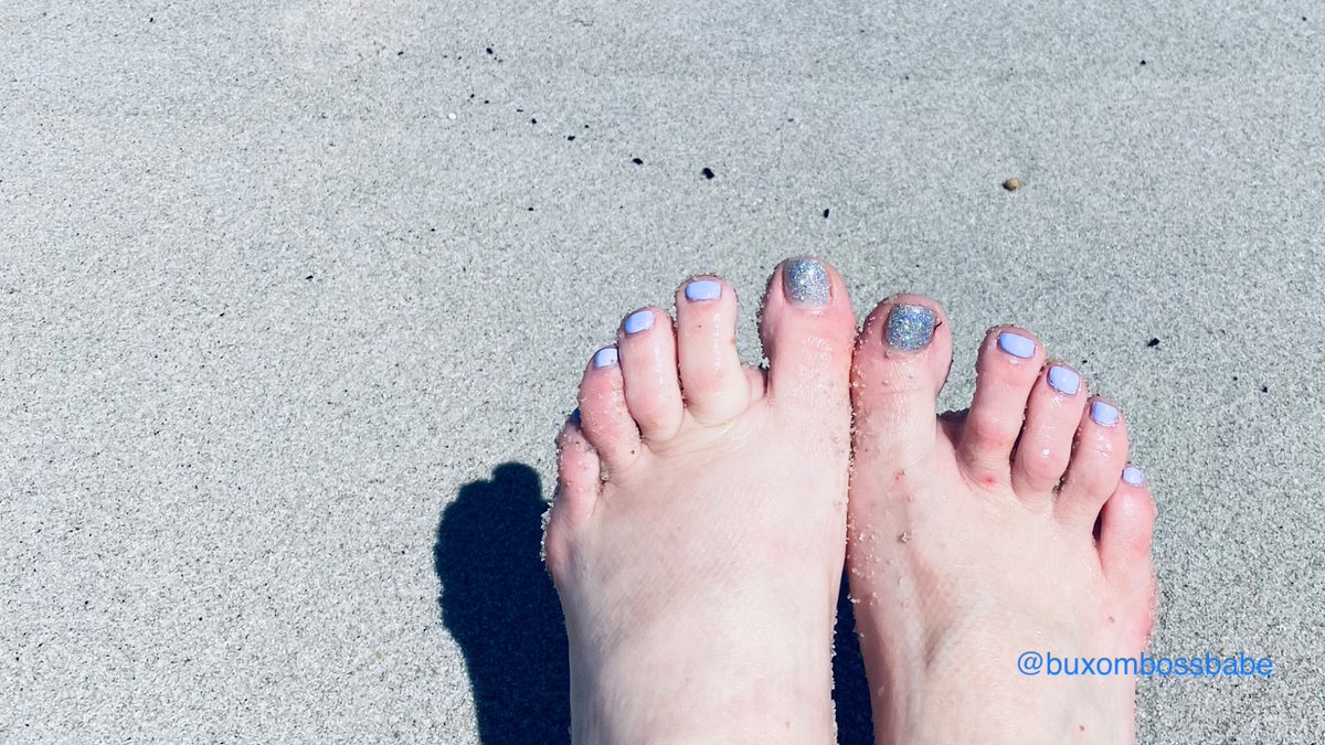 BossBuxom's tweet photo. @rt_feet Sexy feet-toes in the sand-foot fetish-findom-money mistress-goddess worship-giantess-feet pics-socks for sale-tall woman-tribute-cash app-dirty feet-used panties https://t.co/Sv3jw9h4gL