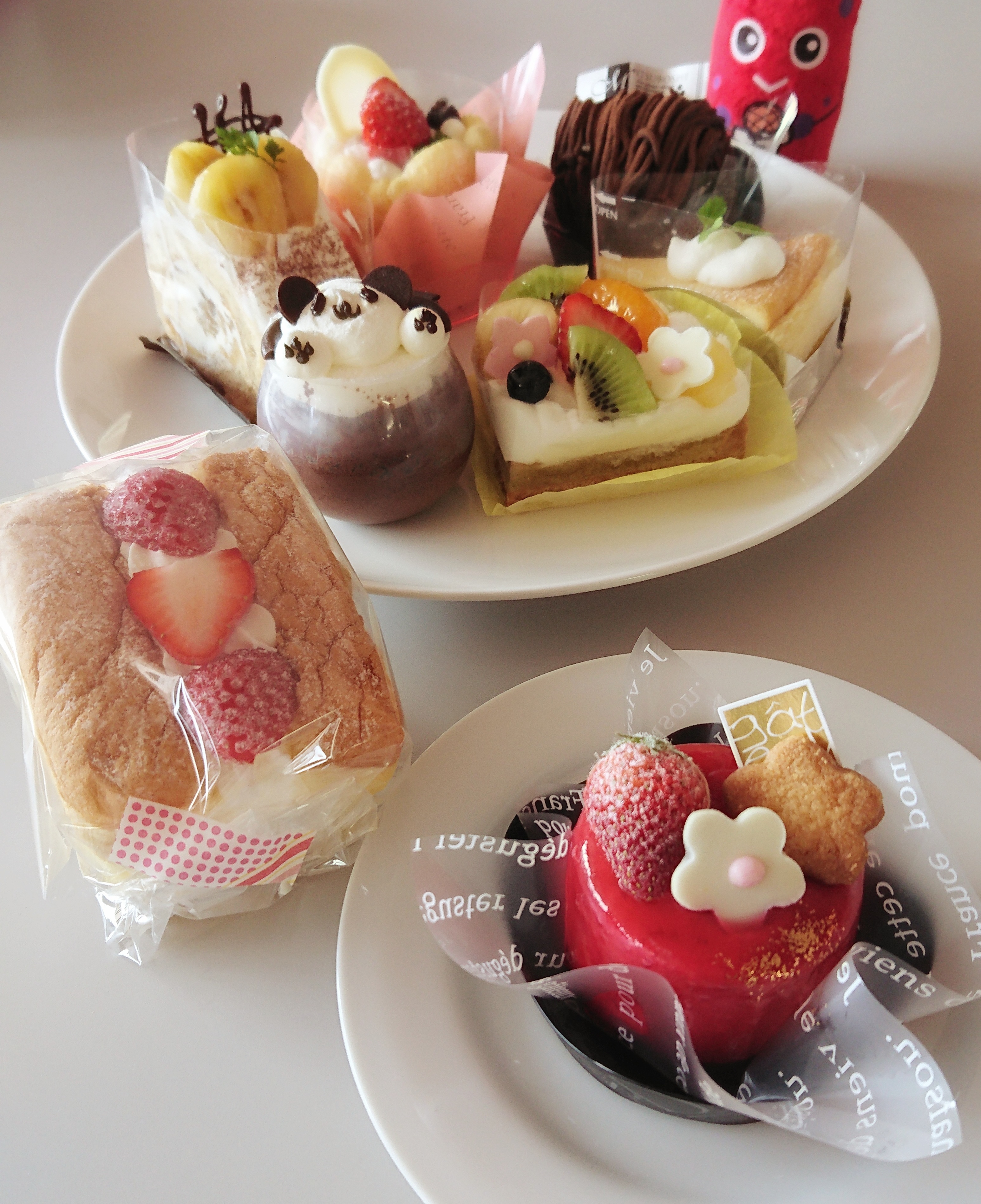 ট ইট র よいとまけくん 三星公式 日本一食べにくいお菓子やってます 激アツスイーツ速報 新開店 限定 どれも可愛くて 写真映え間違いなし 素敵なスイーツ情報のお届けです このgwは自宅でケーキバイキングなんていかがでしょうか 是非食べて