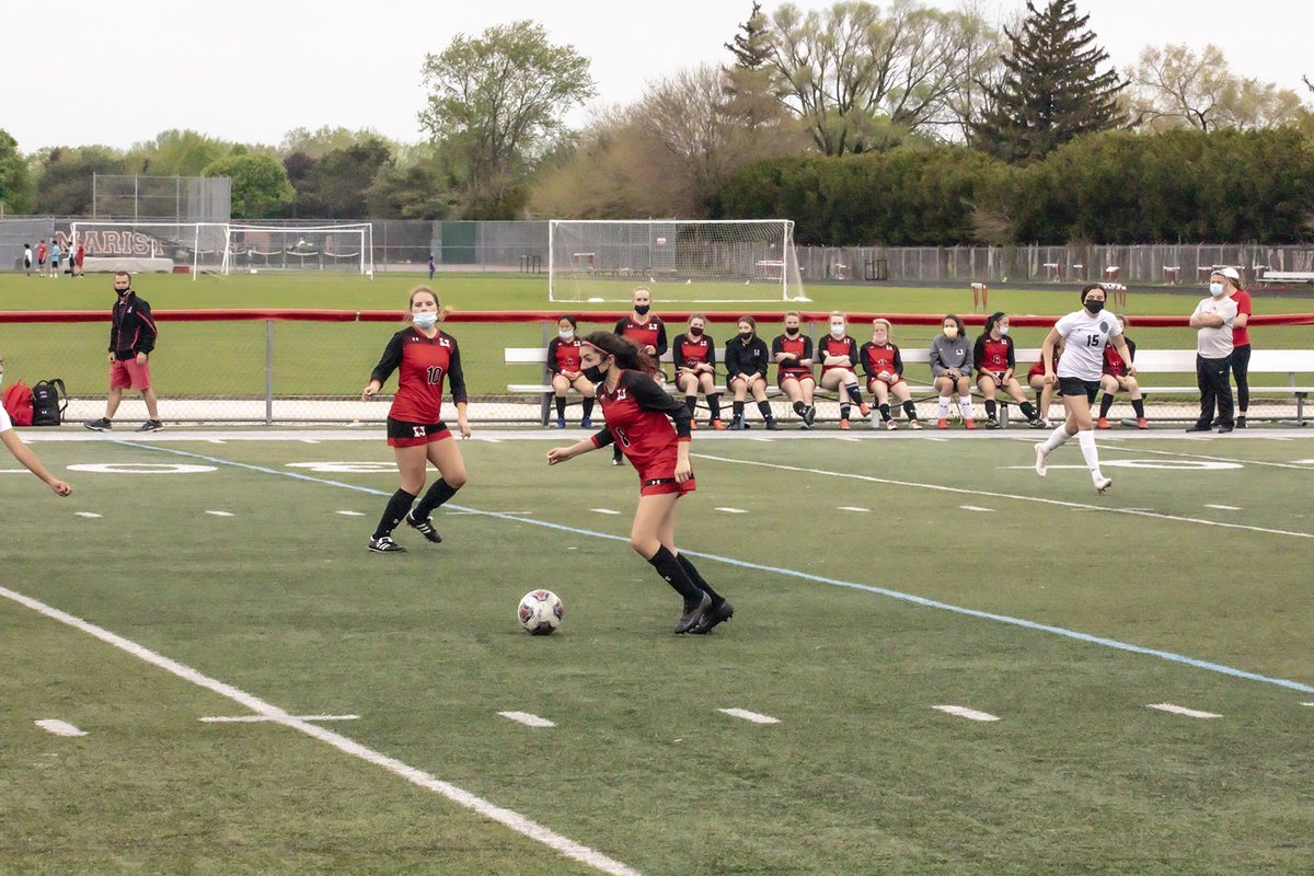 MrqtteParkSockr's tweet image. Encuentro de fútbol escolar de secundaria entre graduadas de Marquette Park Kids Soccer…. Jazmin Ramirez y Paulina Gutierrez. ¡Muy buen partido señoritas!