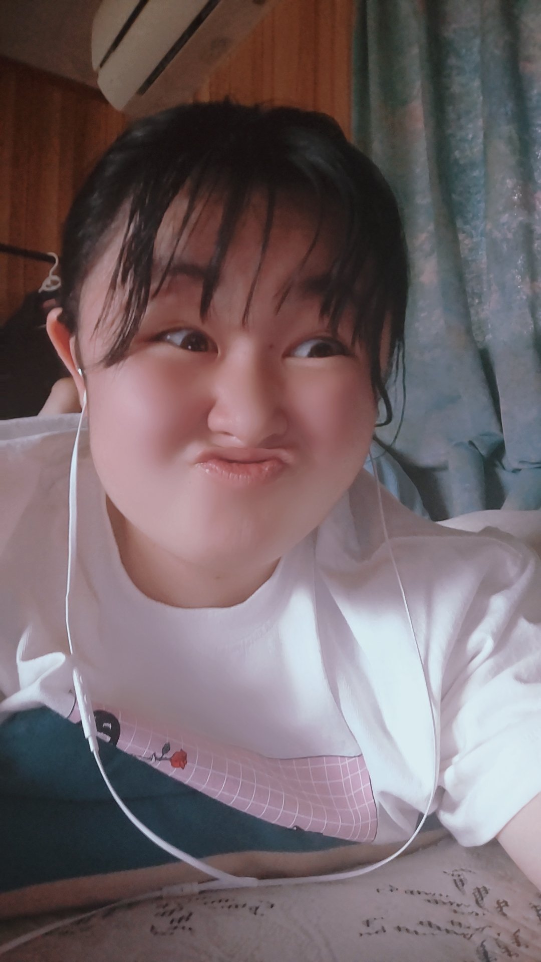 吐息 º つむとかたつむりがフリ素を争っていますが私こそが真のフリ素です 1枚目作品名 変顔はじゅかちぃ 2枚目作品名 中町綾になりたい 3枚目作品名 見つめてるよ フリー素材 おっぱいが世界で15番目に好き Guしか勝たん T Co