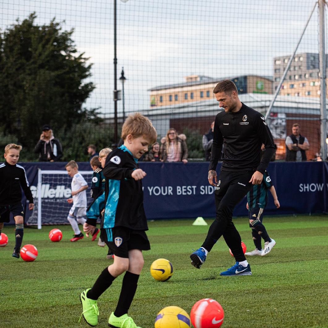 Back at it tonight at @plleedsc 🔥⚽️ It looks like a wet one, so wrap up and let’s do this!

#lc6academy #leedsfootball #leedsfootballcoach #footballcoachleeds #tuesdaytraining #leedspowerleague #leeds