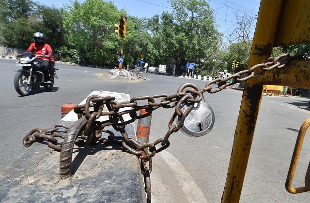 punjabkesari's tweet photo. कोरोना की दूसरी लहर का असर: पाबंदियों से अप्रैल में गईं 75 लाख नौकरियां
https://t.co/HS05Nw4TEm
#Coronavirus #jobs #lockdown #centralgovernment #coronaban #unemployed #covid-19 #nationalnews #कोरोनावायरस #नौकरियां #लॉ https://t.co/cupwardDWV