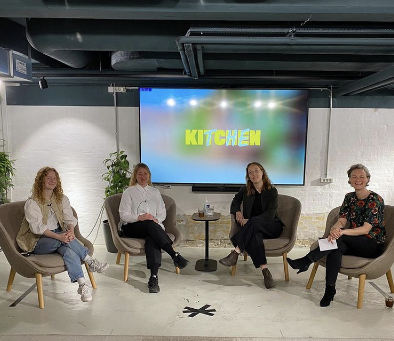 Hvordan ser fremtidens arbejdsmarked ud for humanister? Vi tror, at iværksætteri spiller en meget større rolle i denne 🔥 Så det sætter vi fokus på i dag i samarbejde med ARTs på <a href="/AarhusUni/">Aarhus Universitet</a> og et panel modereret af <a href="/lauravilsbaek/">Laura Vilsbæk</a> #thekitchenau #dkstartup <a href="/jla_laursen/">Johnny Laursen</a>