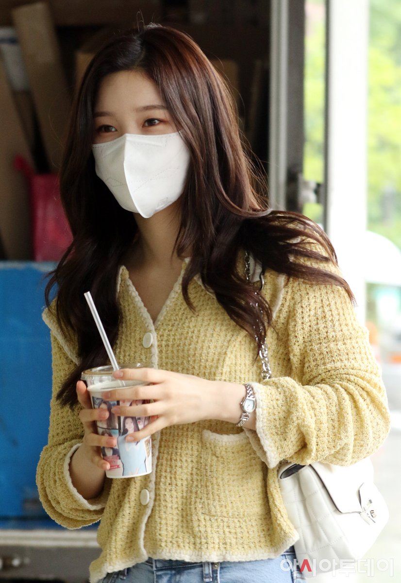 Jung Chaeyeon Global tweet media
