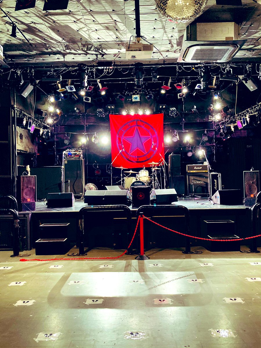 thestarclub's tweet photo. まん防ソーシャルディスタンス仕様の会場
徹底してます
今夜もノンアルコールGIGで...

HRS https://t.co/vQEU6FR2Ot