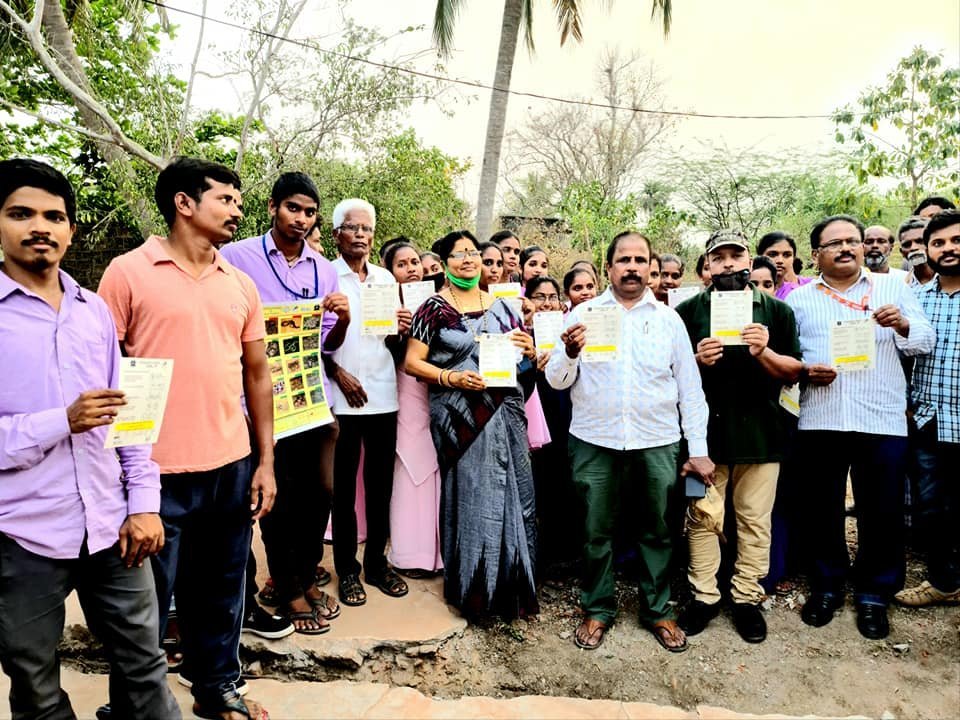On March 24, we have interacted with the villagers at Nowpada village, Northern Andhra Pradesh to sensitize the rural people about #snakes to defuse human-snake conflict  in collaboration with: 
@egws_wildlife
#Madrascrocodilebanktrust 
@GREENMERCY6 
@AP_Forest