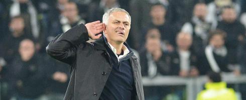 footballitalia's tweet photo. OFFICIAL: #ASRoma have officially announced Jose Mourinho will be the new head coach for 2021-22. 
https://t.co/uPRCf2HNtI
#SerieA #Giallorossi #SerieATIM #Mourinho https://t.co/9Z50KvLS6V